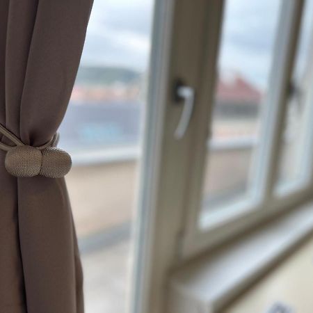 Cool Studio Apartment Praha Bagian luar foto